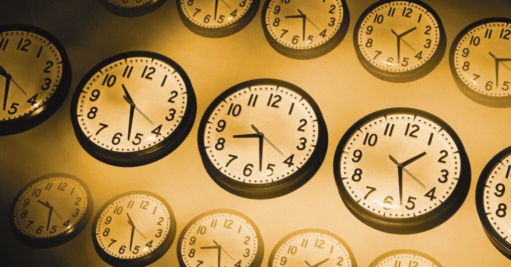 Synchronized Across Time Zones: Clock Symbolizing Global Teamwork